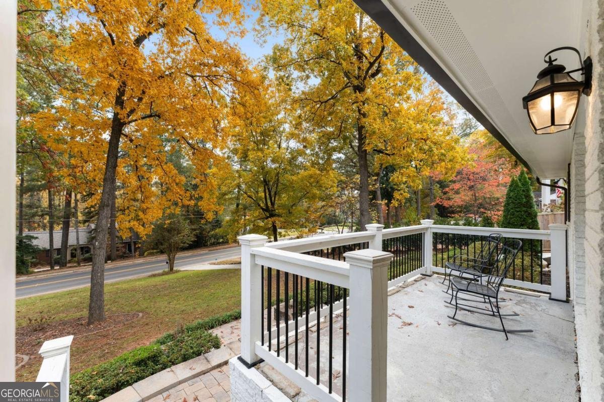 620 Spalding Drive Sandy Springs - 8