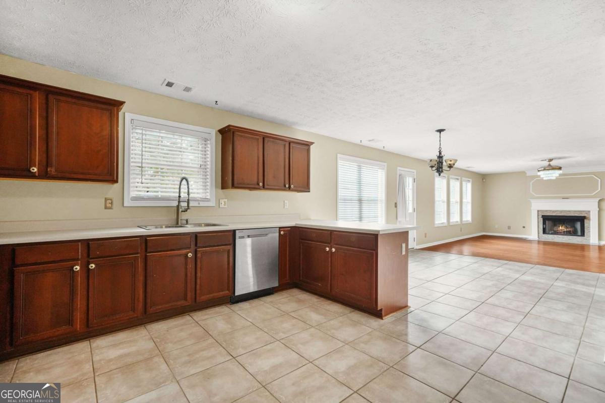 1210 HOGAN RIDGE Drive Grayson - 14