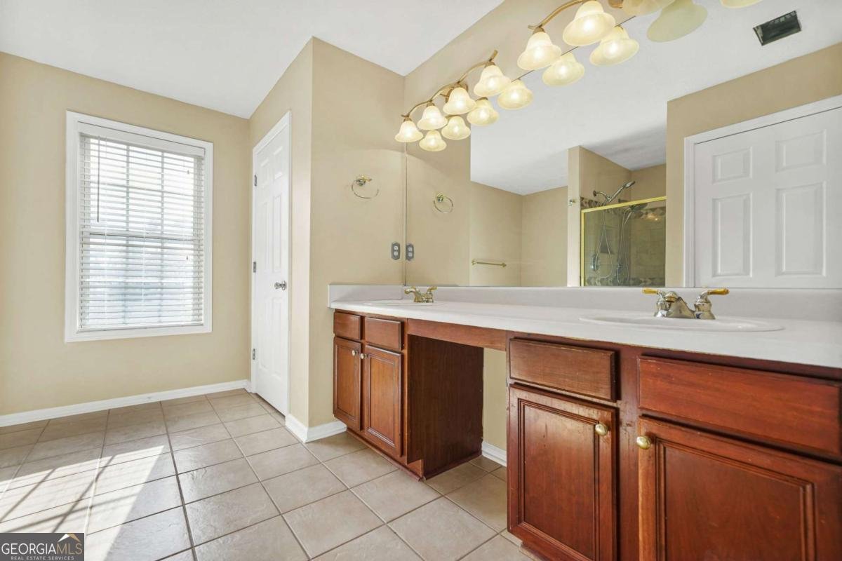 1210 HOGAN RIDGE Drive Grayson - 30