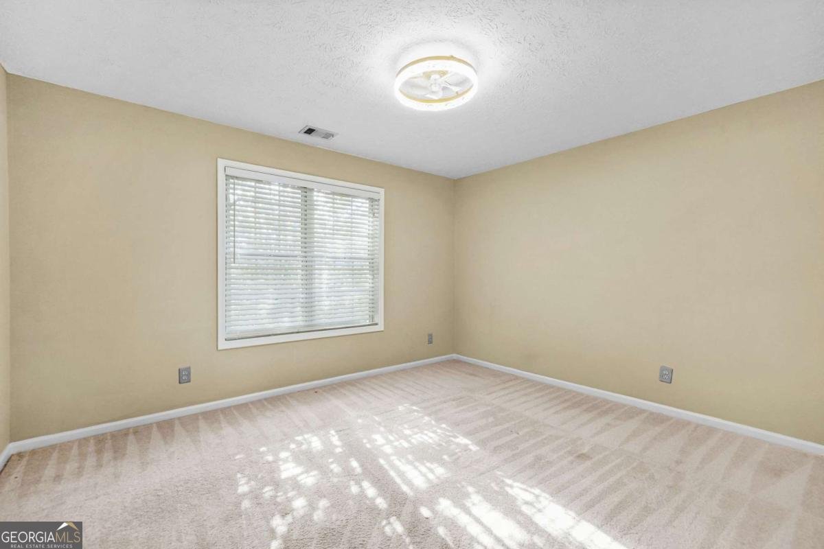 1210 HOGAN RIDGE Drive Grayson - 38