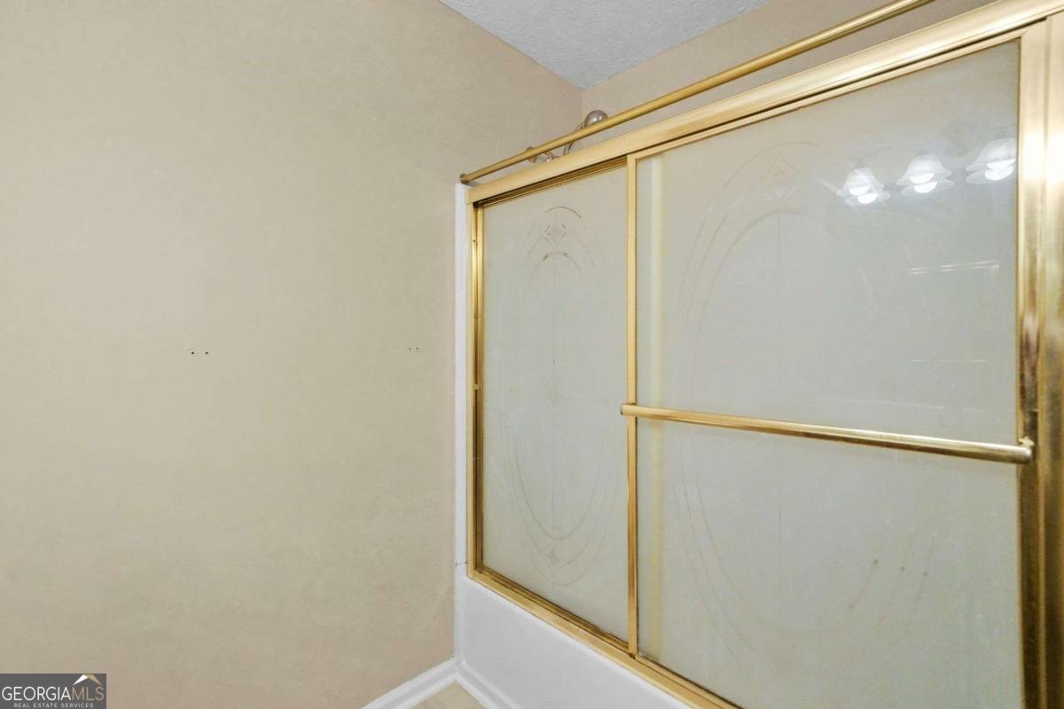 1210 HOGAN RIDGE Drive Grayson - 42