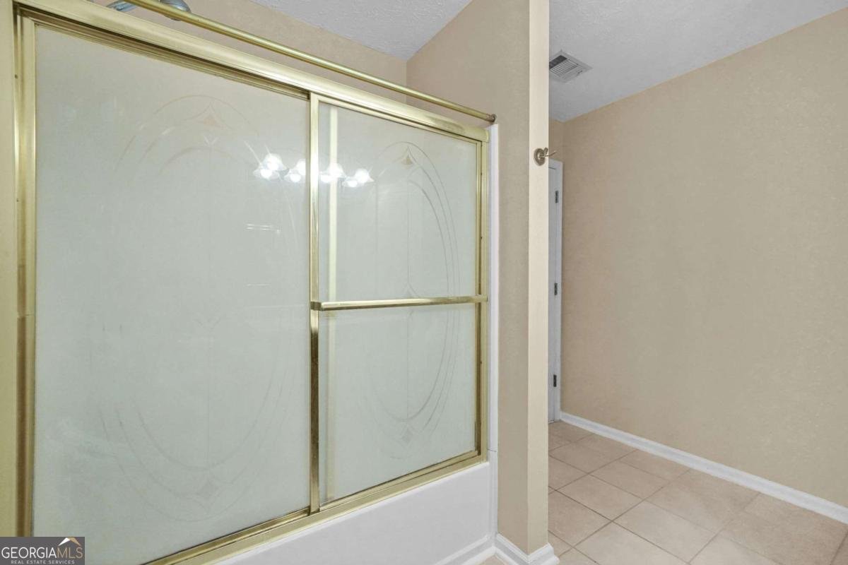 1210 HOGAN RIDGE Drive Grayson - 43