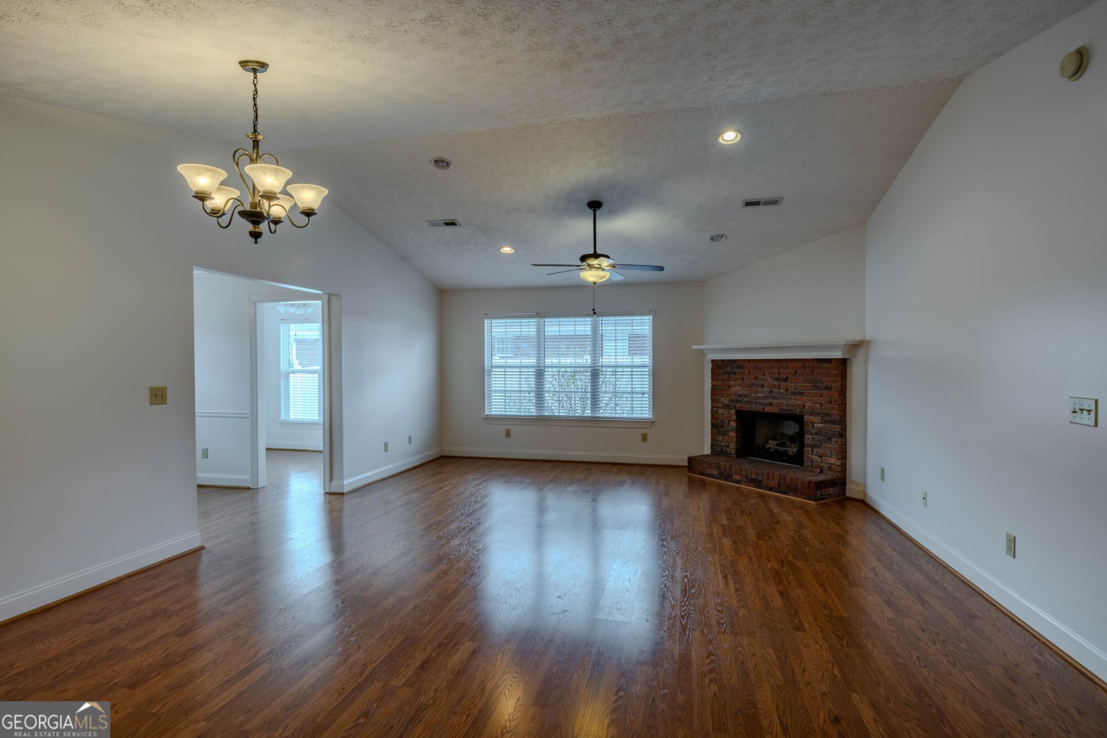 2 Pointe Drive Rome - 4