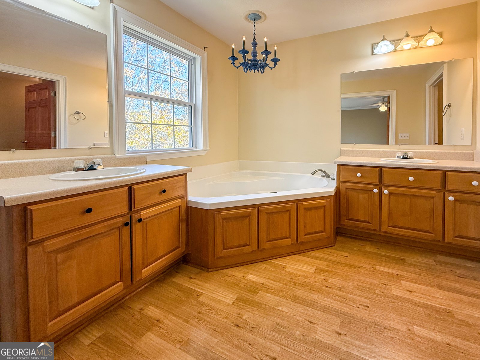 401 Pointe Willow Drive Cleveland - 17