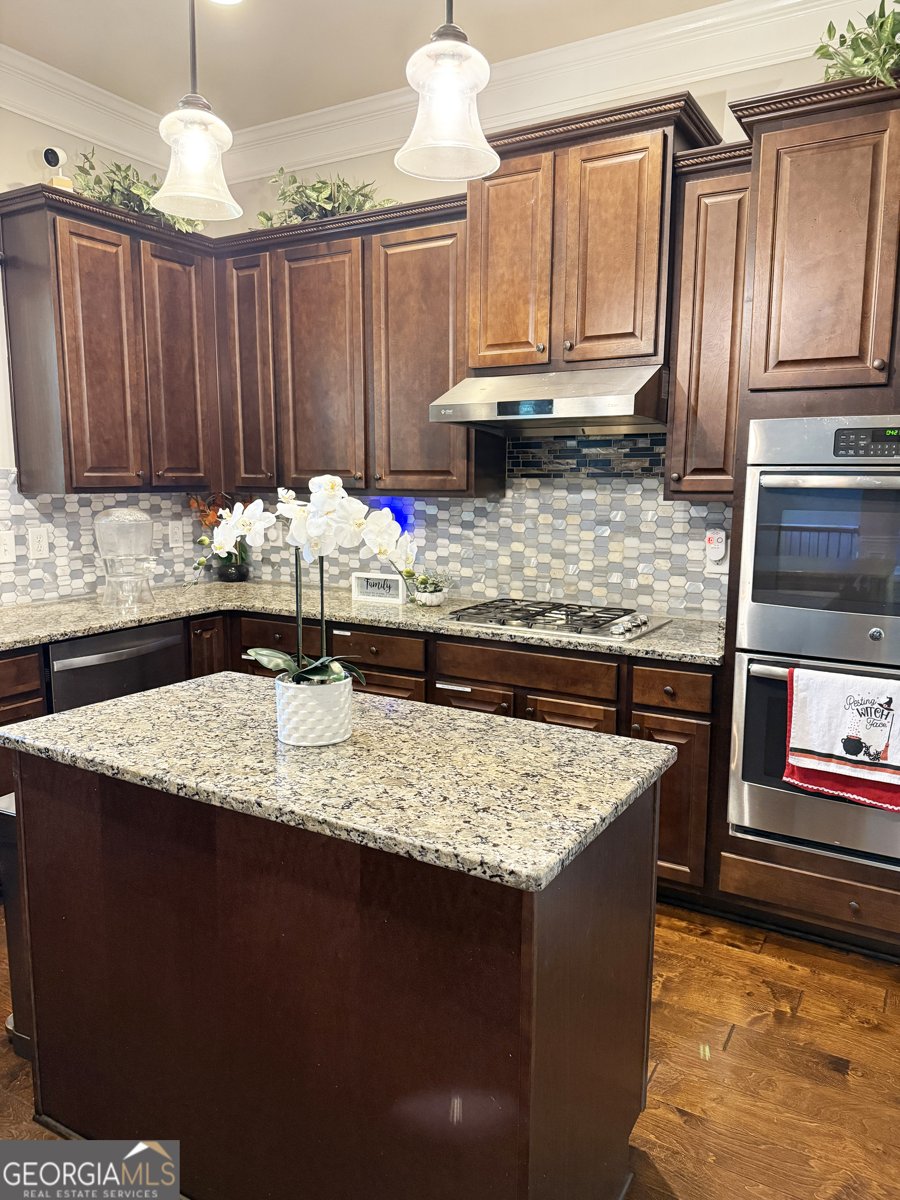 1869 Schofield Drive Hampton - 11