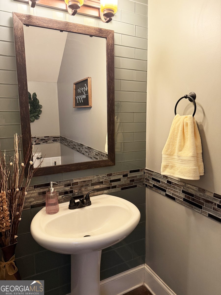 1869 Schofield Drive Hampton - 28