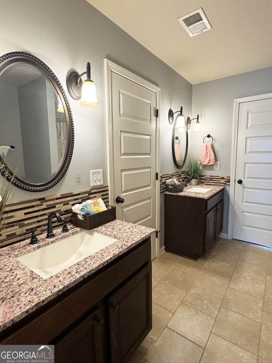 1869 Schofield Drive Hampton - 42