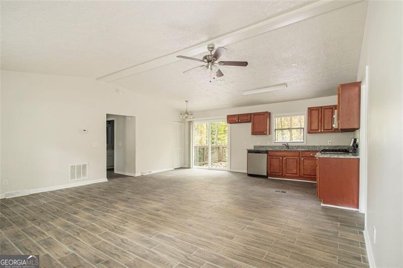 721 The Trace Lithonia - 10