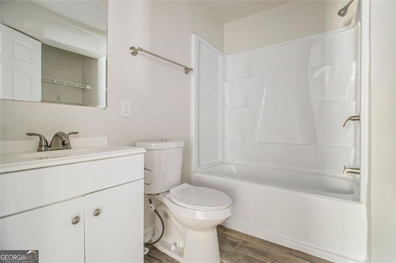 721 The Trace Lithonia - 20