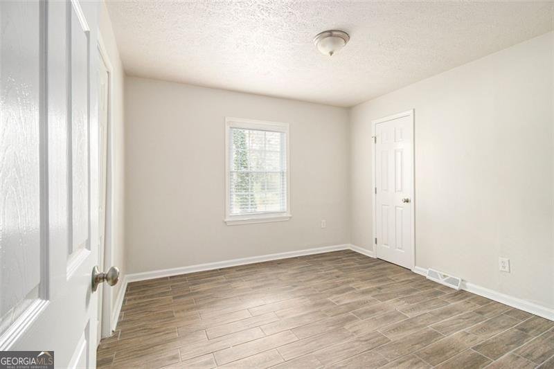 721 The Trace Lithonia - 21