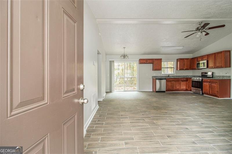 721 The Trace Lithonia - 4