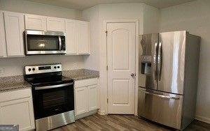 386 VILLAGE CREEK Chatsworth - 11