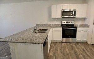 386 VILLAGE CREEK Chatsworth - 8