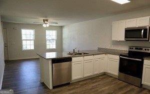 386 VILLAGE CREEK Chatsworth - 9