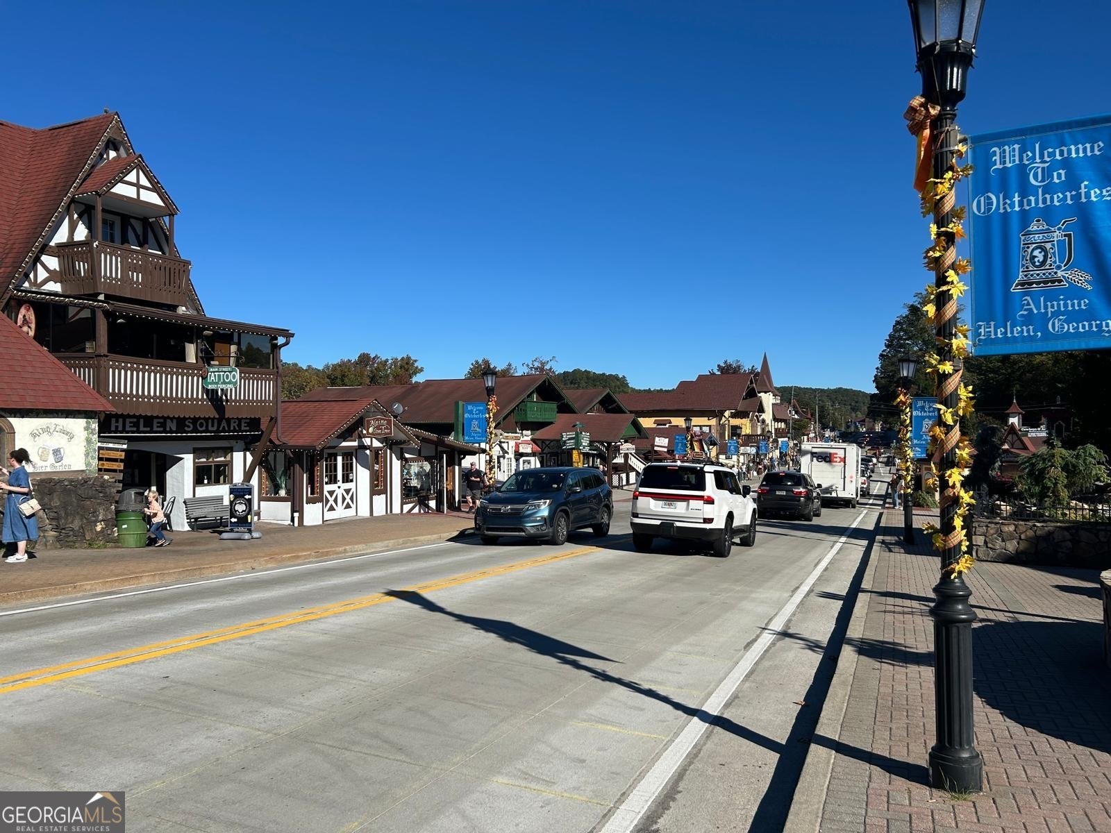 259 DACH BRUECKE GASSE Helen - 64