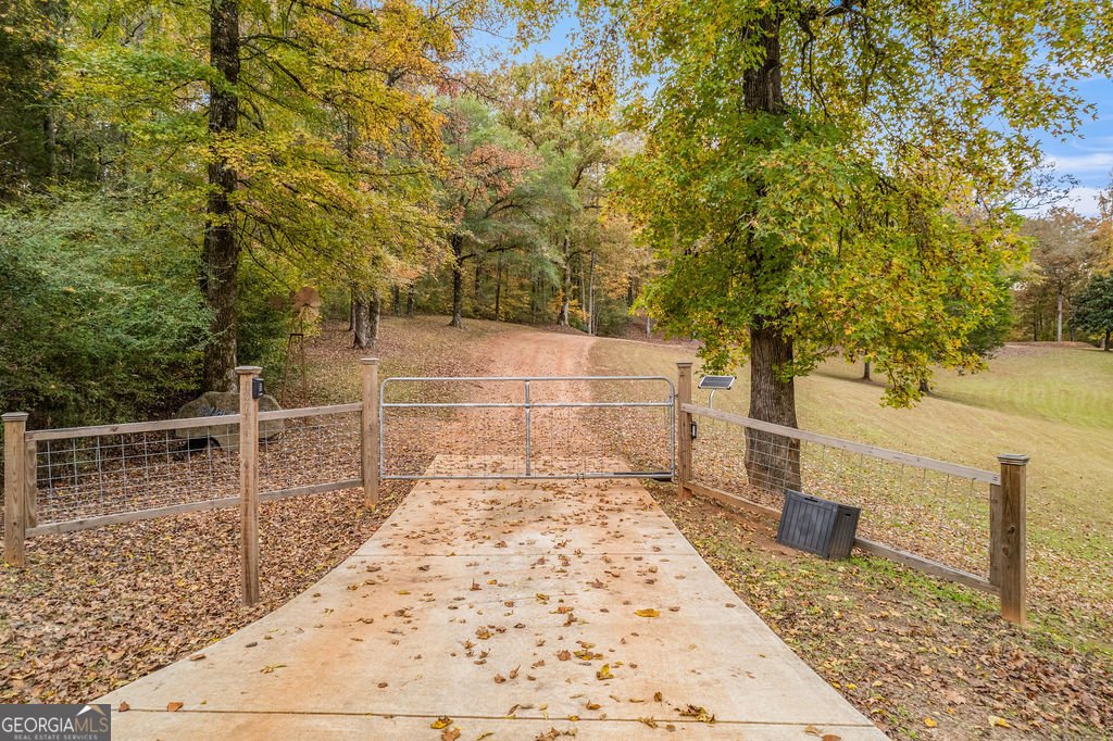 1820 Salem Road Lagrange - main photo