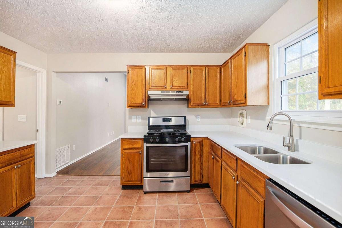 505 Lake Joyce Lane Fairburn - 12