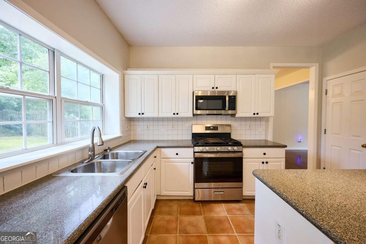 2215 Traywick Alpharetta - 10