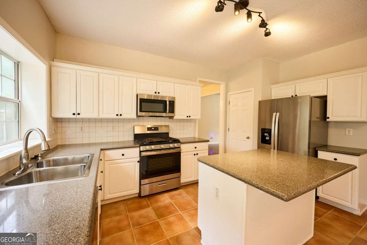 2215 Traywick Alpharetta - 11