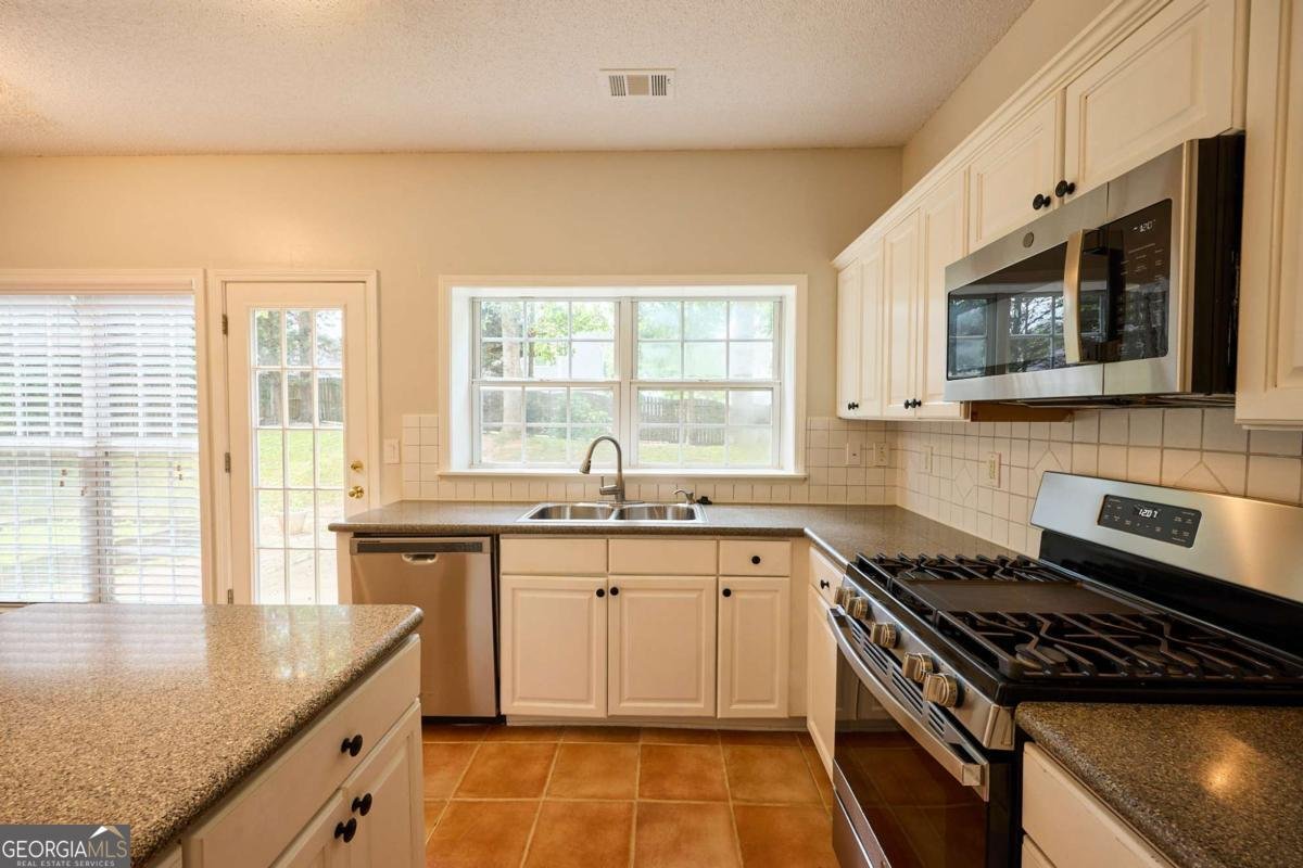 2215 Traywick Alpharetta - 12