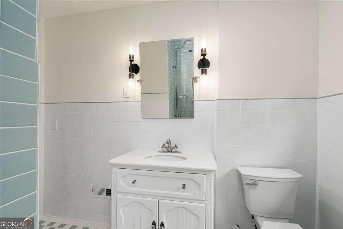 6104 Floyd Street Covington - 33