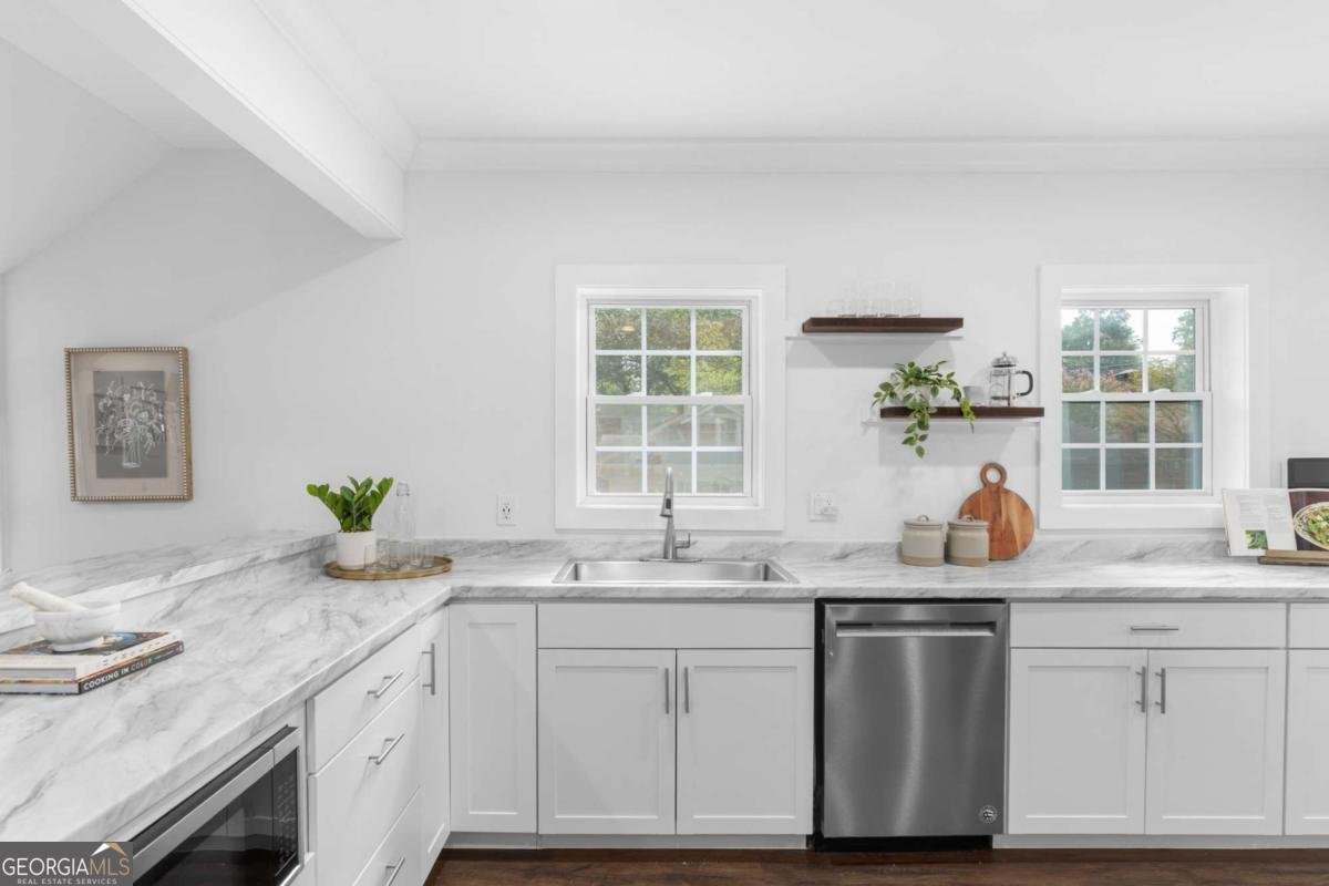 934 Burns Drive Atlanta - 18