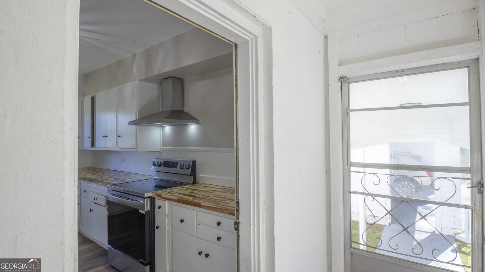 17942 Main Street Woodbury - 17