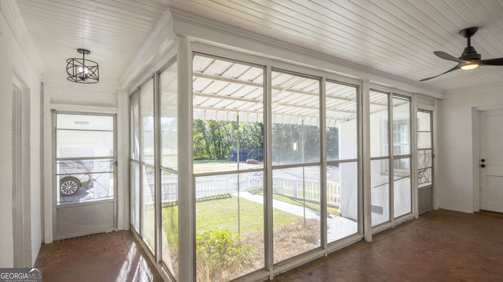 17942 Main Street Woodbury - 19