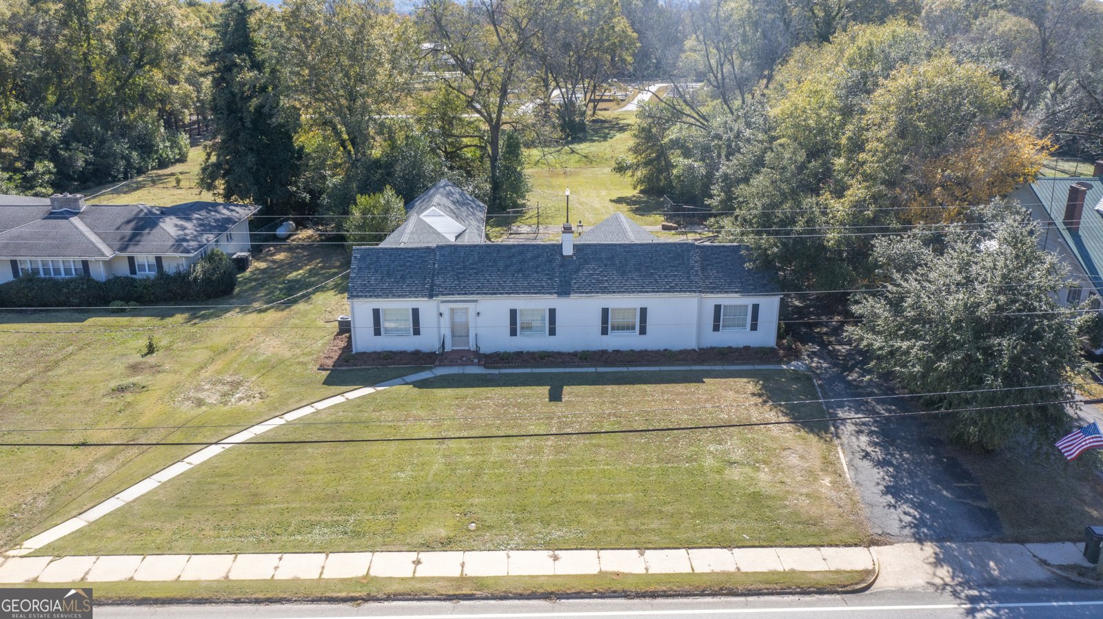 17942 Main Street Woodbury - 32