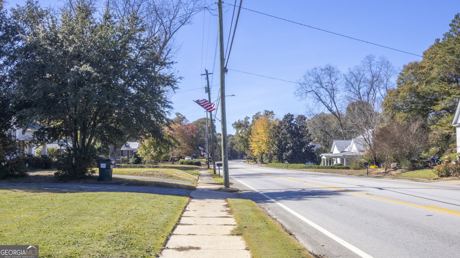 17942 Main Street Woodbury - 48