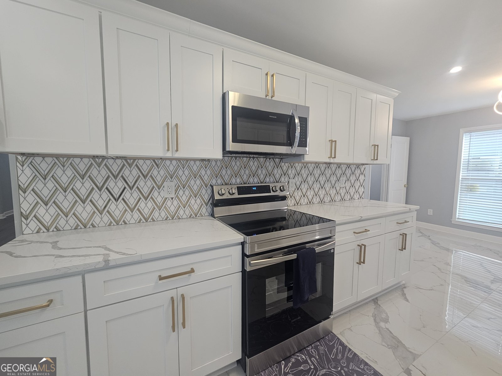 391 Park Ridge Circle Riverdale - 3