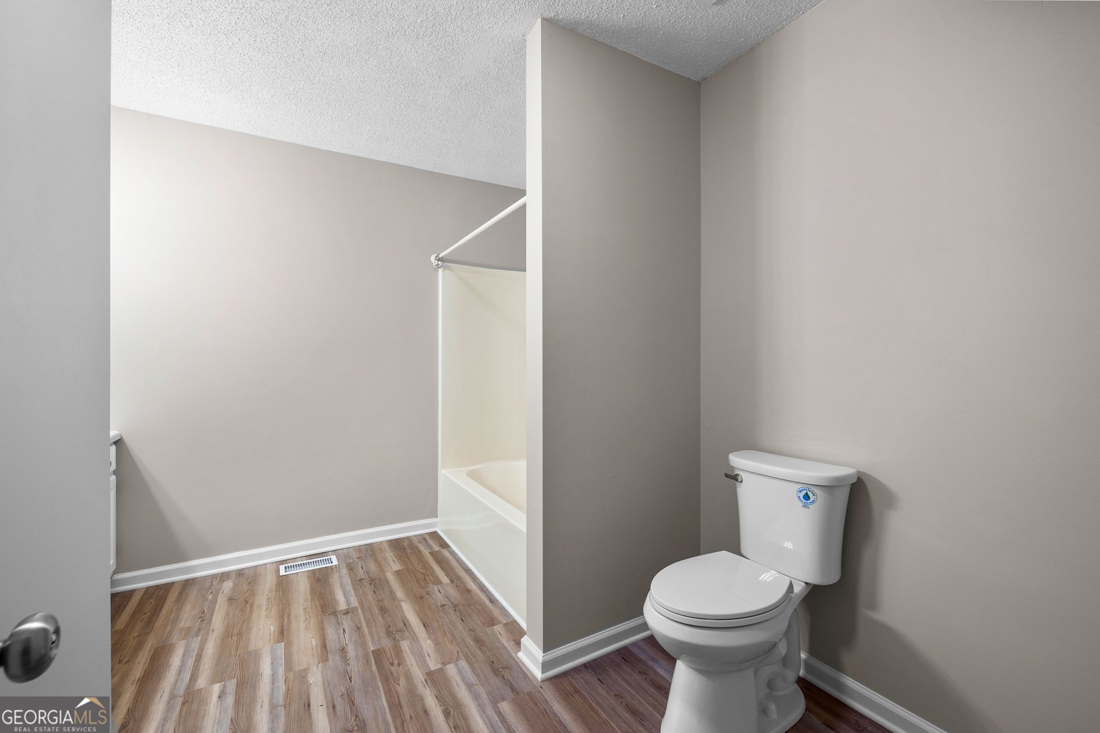 1229 Hampton Drive Hampton - 17