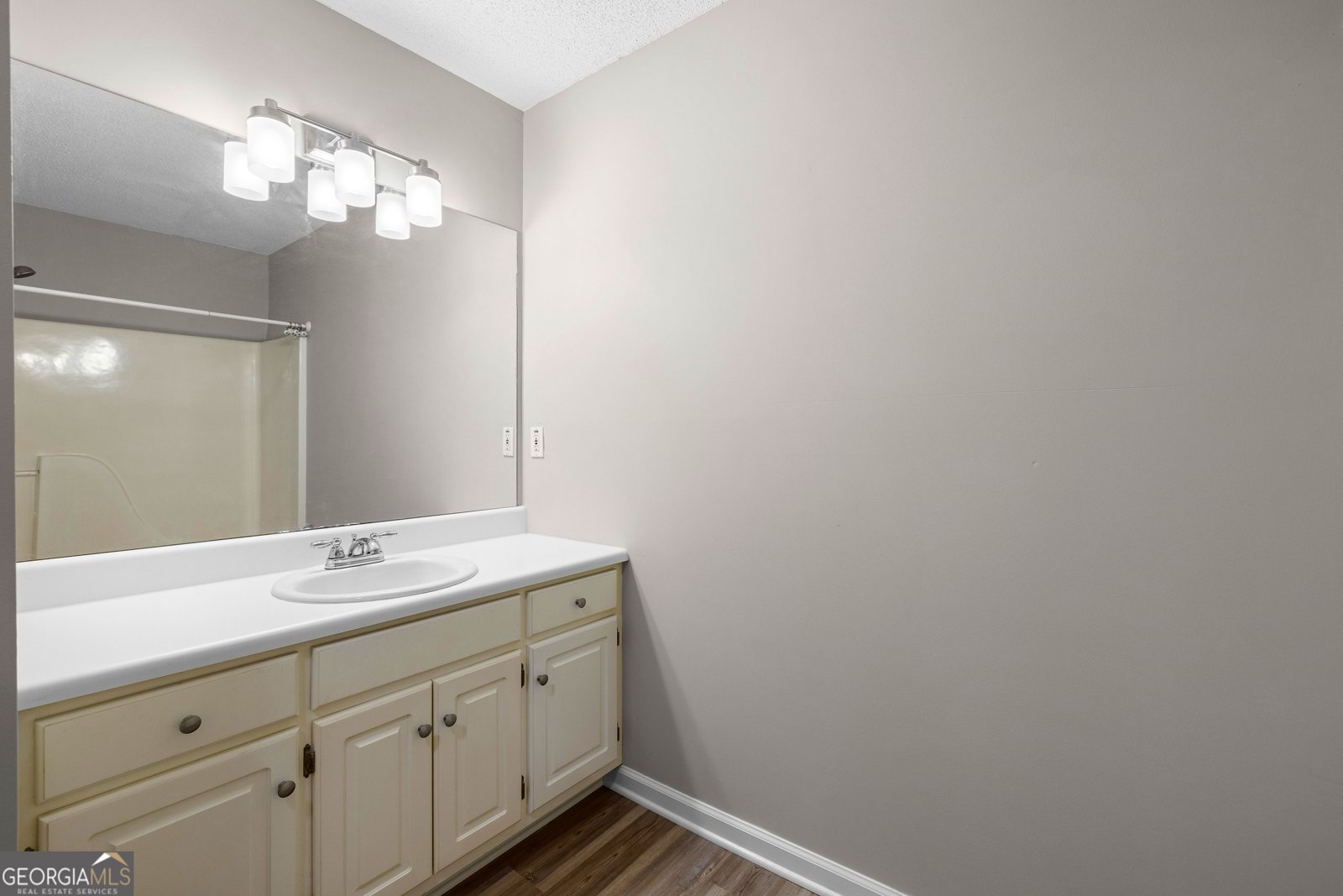 1229 Hampton Drive Hampton - 18