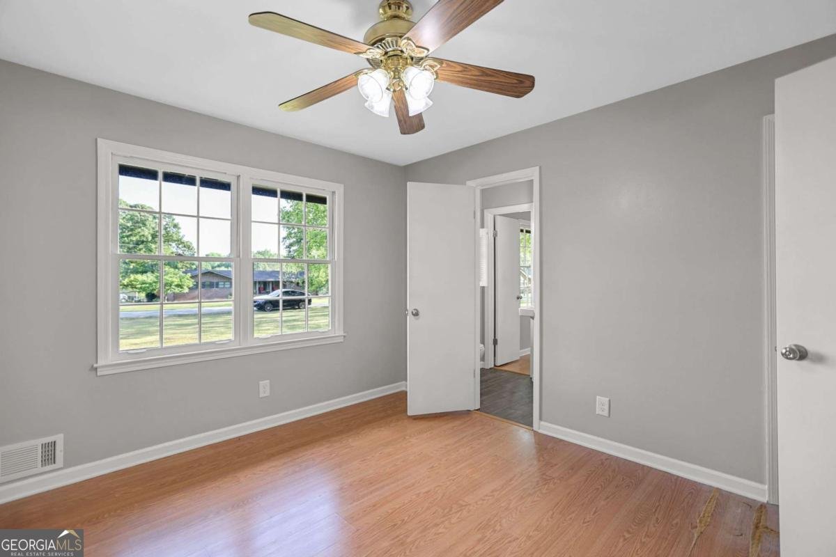 115 Linda Way Fayetteville - 23