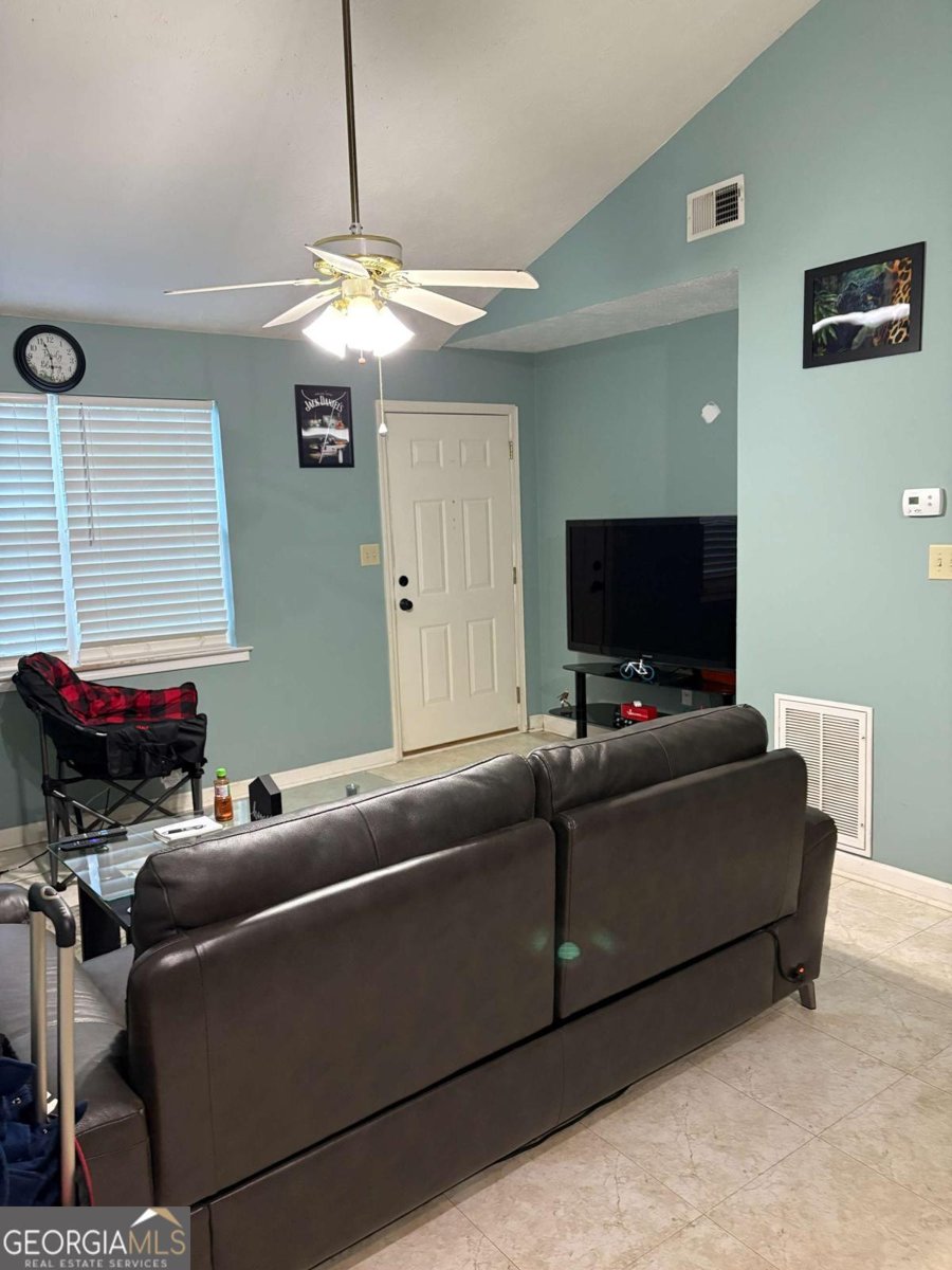 211 Brooks Lane Winder - 15