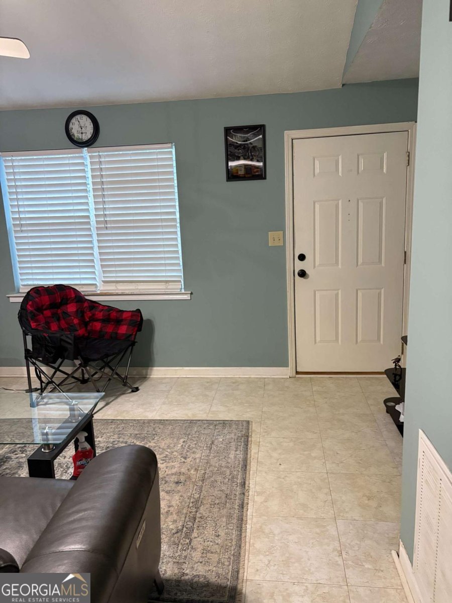 211 Brooks Lane Winder - 7