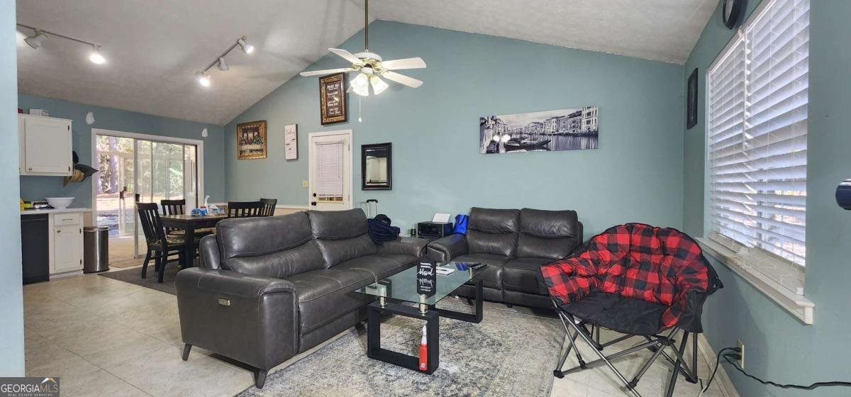 211 Brooks Lane Winder - 8