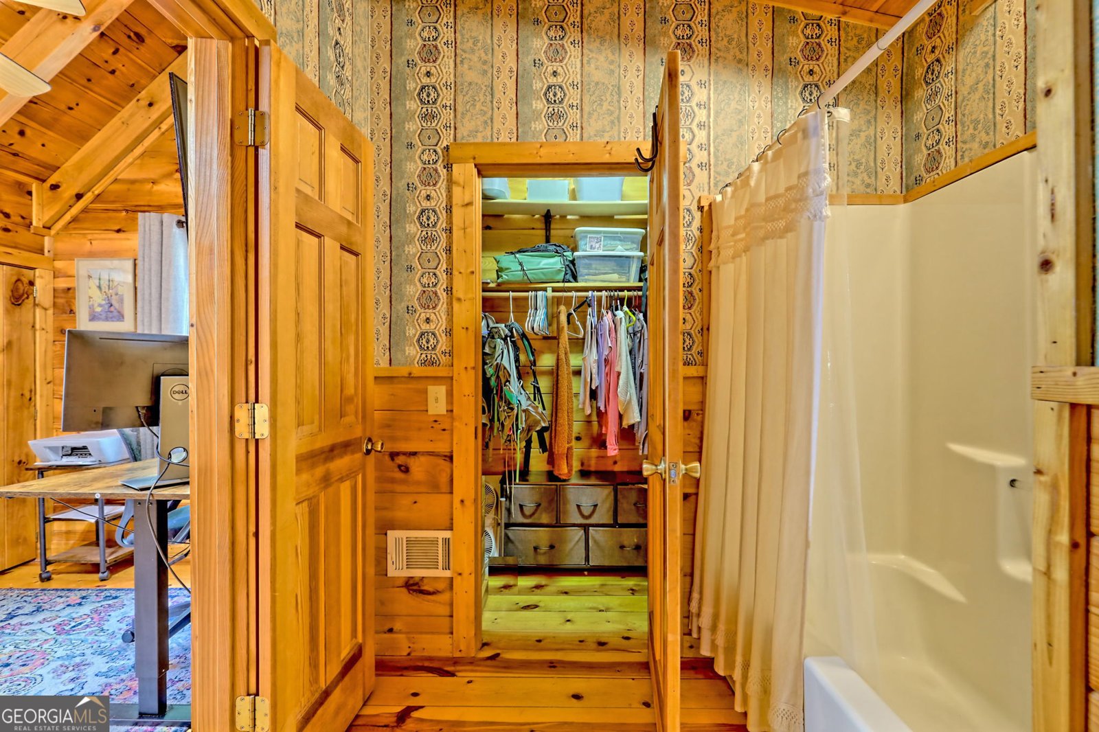 2146 Bend N Hickory Road Toccoa - 24