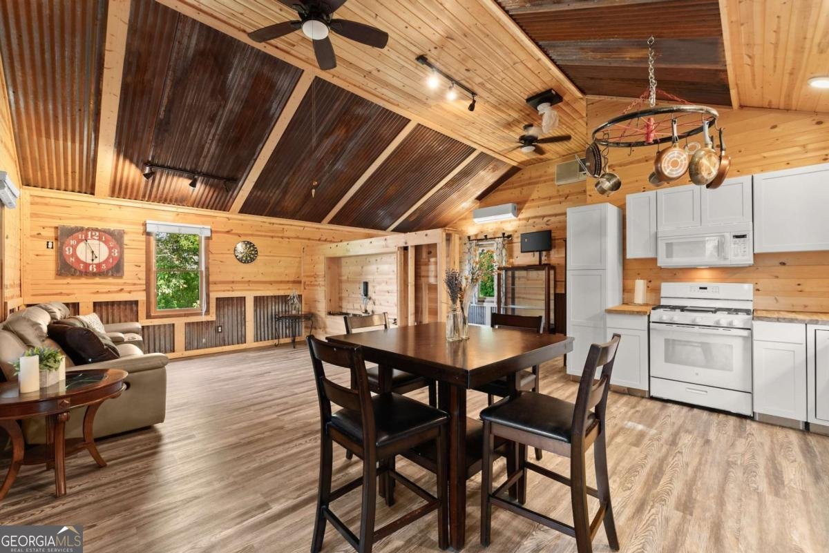 59 Rocket Drive Cleveland - 1