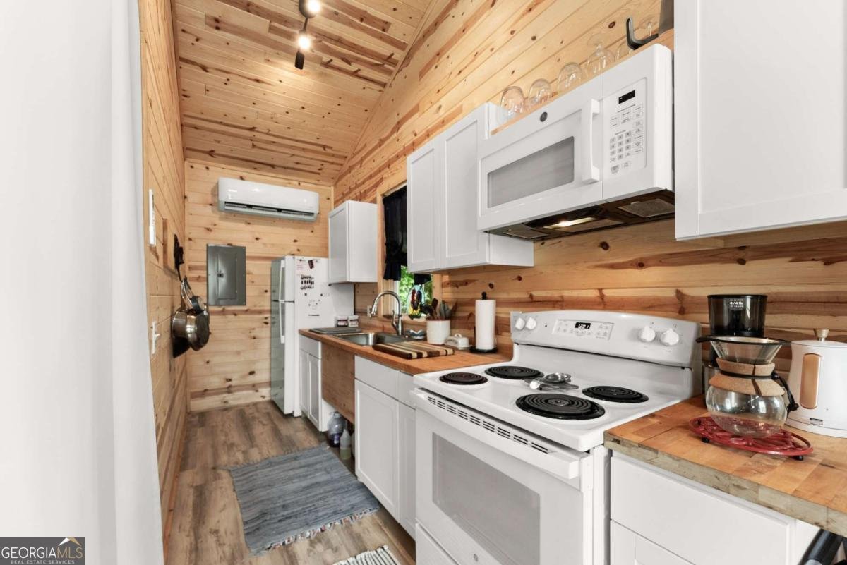 101 Rocket Drive Cleveland - 10