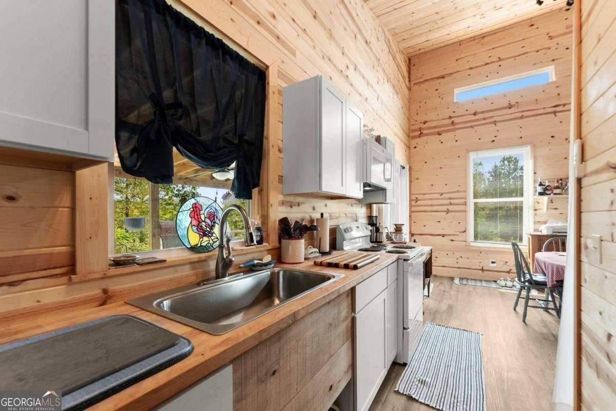 101 Rocket Drive Cleveland - 11