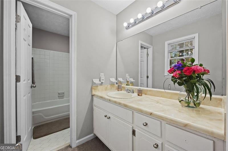 140 SPRINGVALLEY Circle Stockbridge - 8