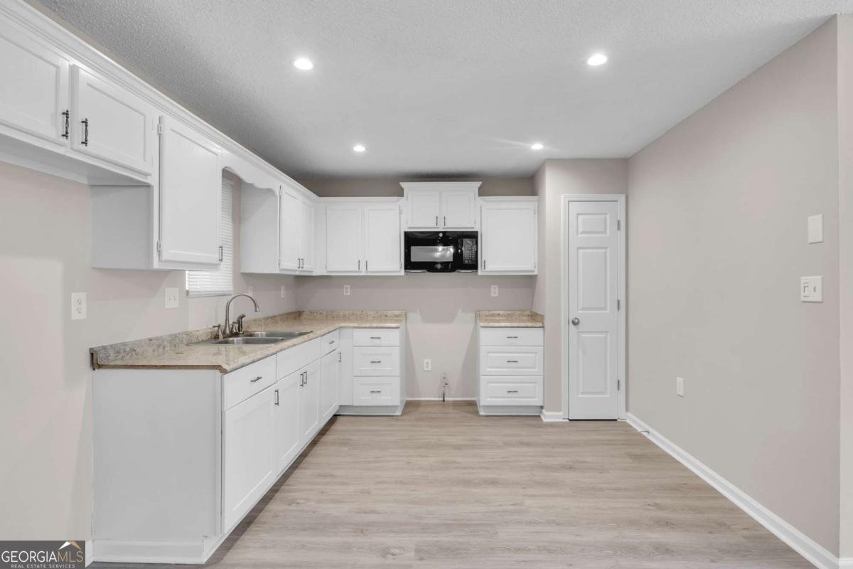 7212 Woodcreek Way Douglasville - 16