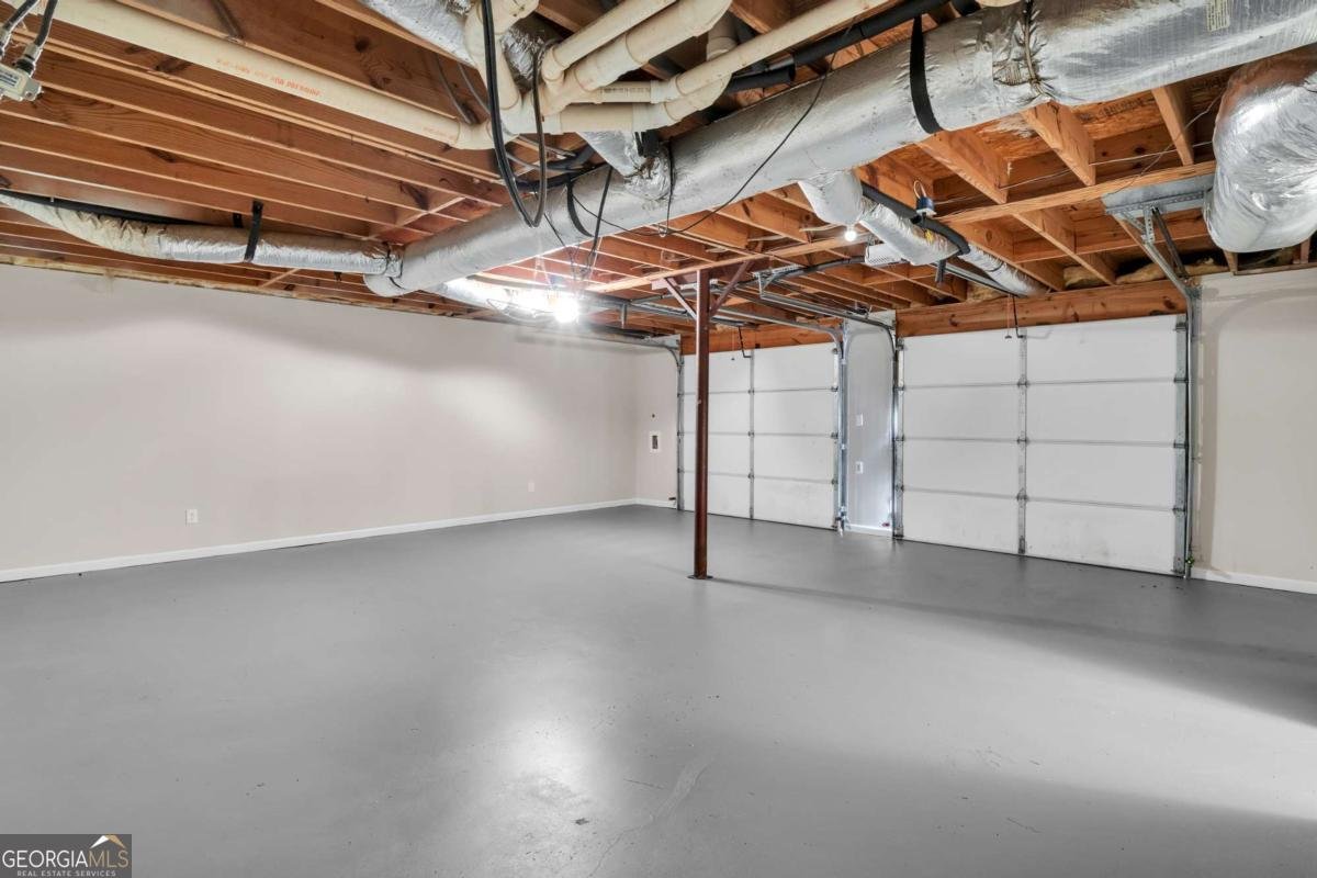 7212 Woodcreek Way Douglasville - 31