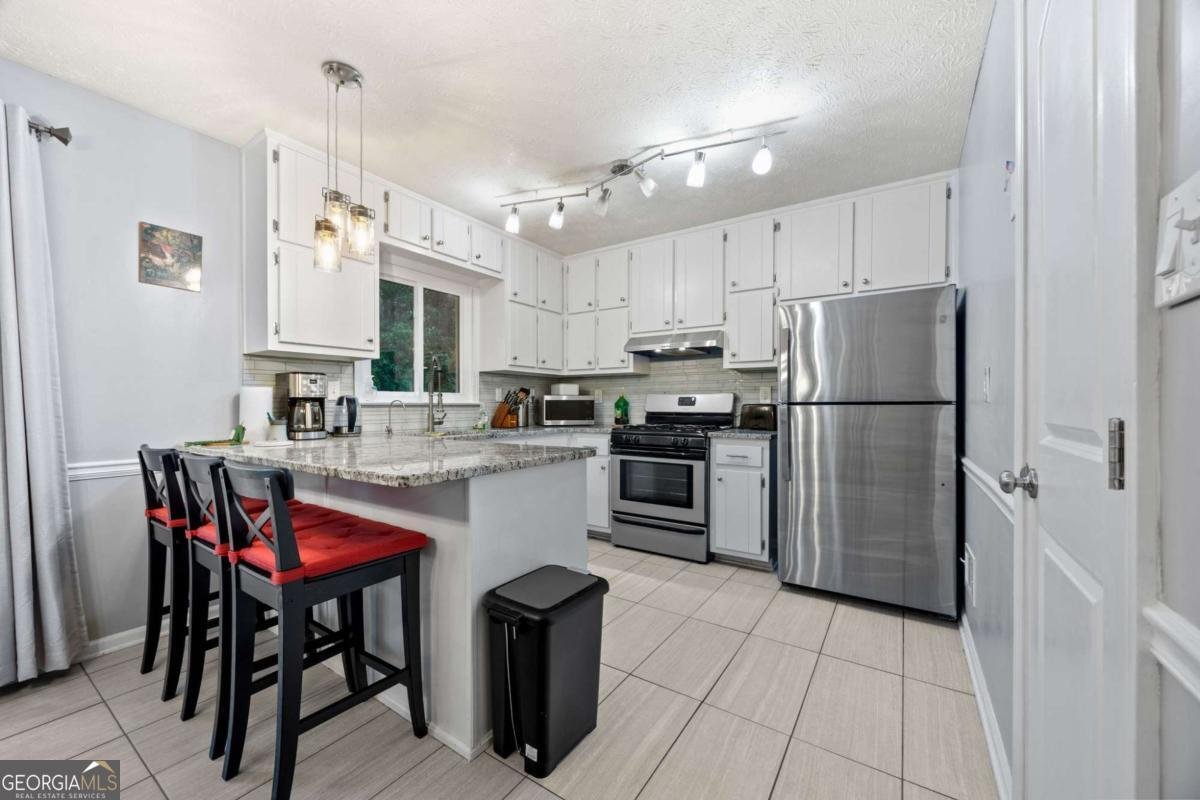 190 Helen Lane Stockbridge - 10