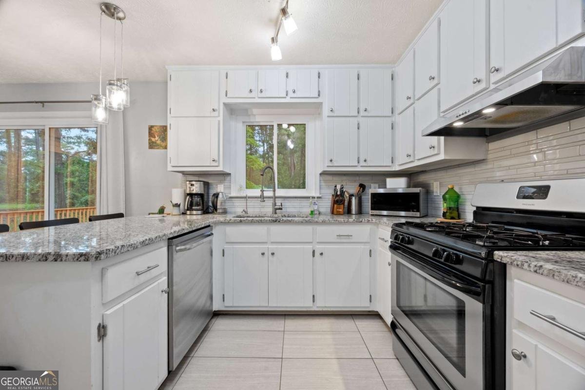 190 Helen Lane Stockbridge - 11