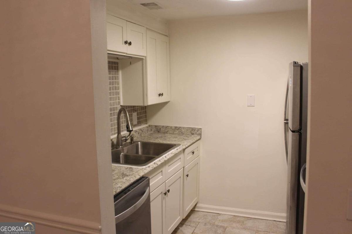 115 PLANTATION Drive Clarkston - 9