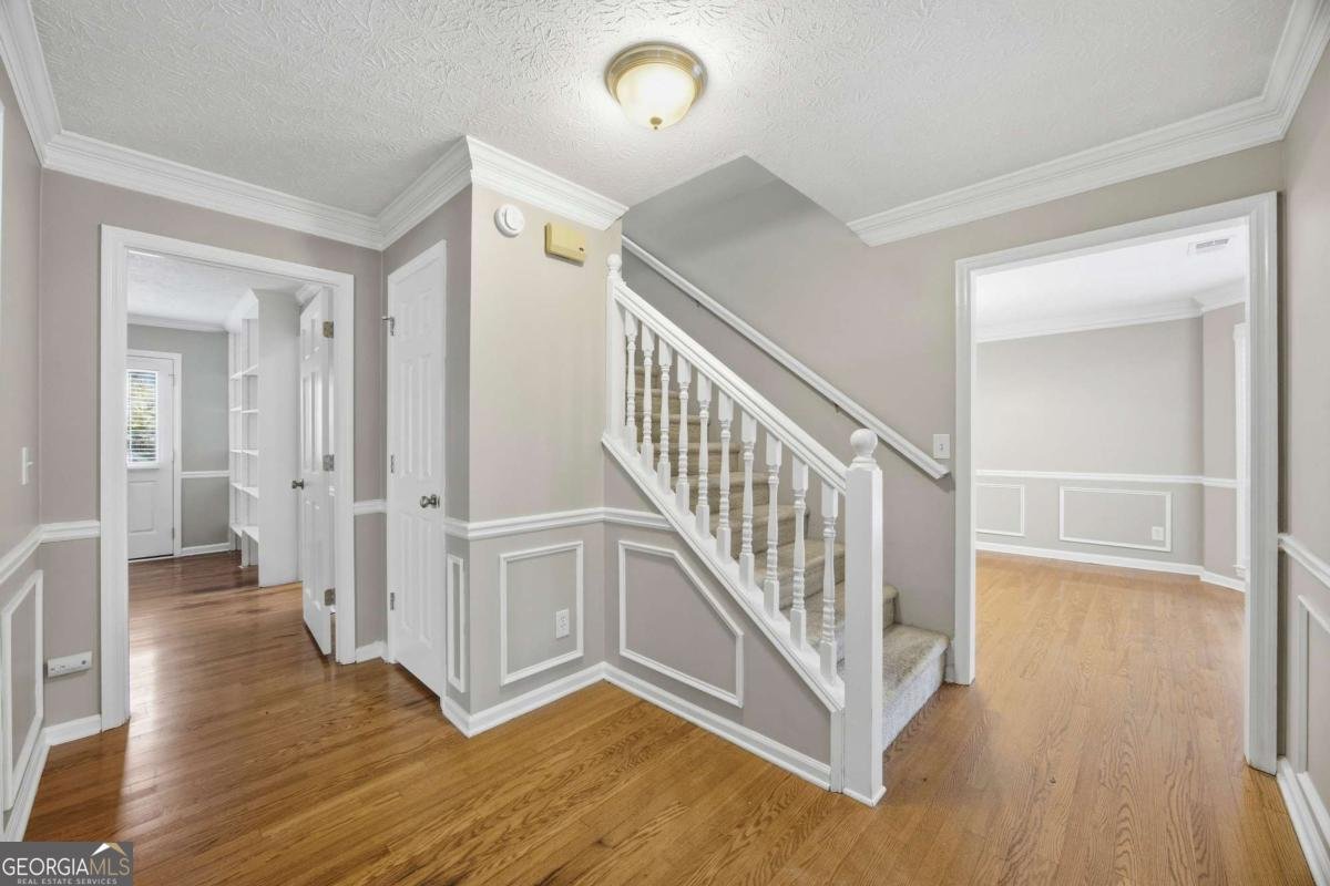 590 Ridgemont Drive Roswell - 2