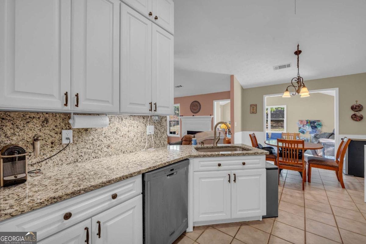 6225 Port Drive Flowery Branch - 18