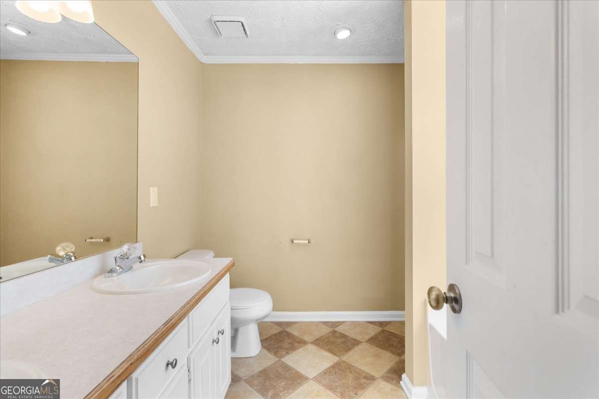 2355 Range Heights Terrace Loganville - 43